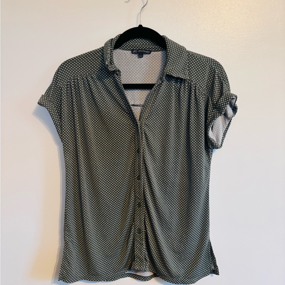 Adrianna papell green polka dot button up shirt with collar size small